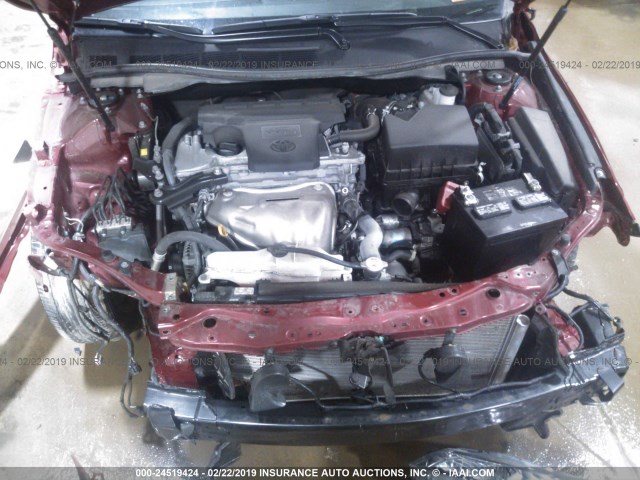 4T1BF1FK7HU793724 - 2017 TOYOTA CAMRY LE/XLE/SE/XSE წითელი ფოტო 10