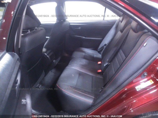 4T1BF1FK7HU793724 - 2017 TOYOTA CAMRY LE/XLE/SE/XSE წითელი ფოტო 8