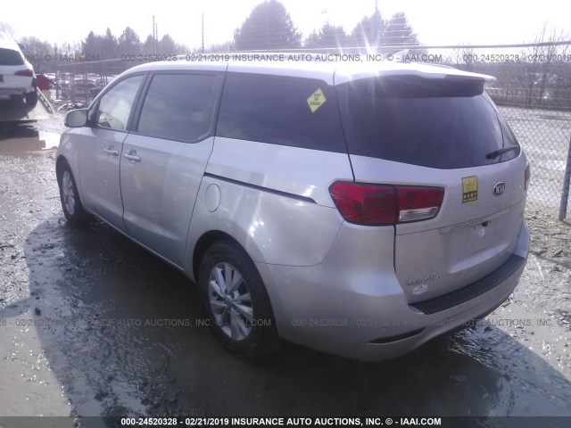 KNDMB5C18G6174239 - 2016 KIA SEDONA LX SILVER photo 3