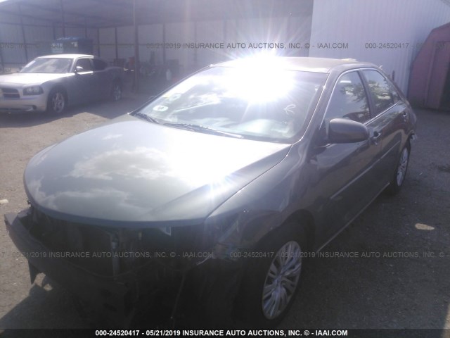 4T4BF1FKXER355653 - 2014 TOYOTA CAMRY L/SE/LE/XLE 灰色 照片 2