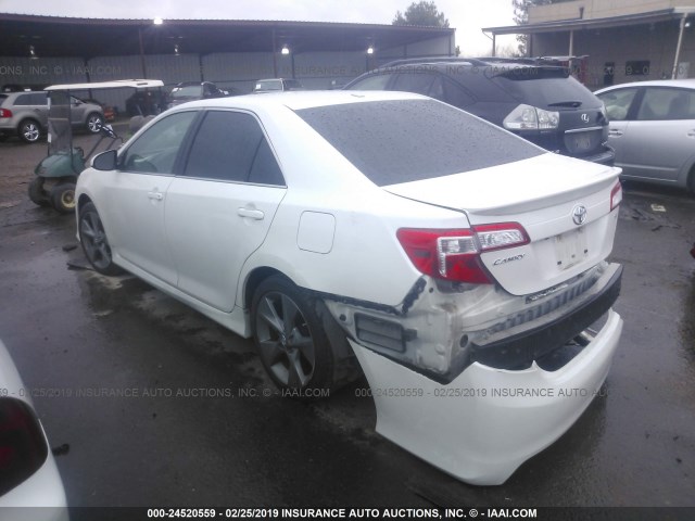 4T1BF1FK9EU397628 - 2014 TOYOTA CAMRY L/SE/LE/XLE 白色 照片 3