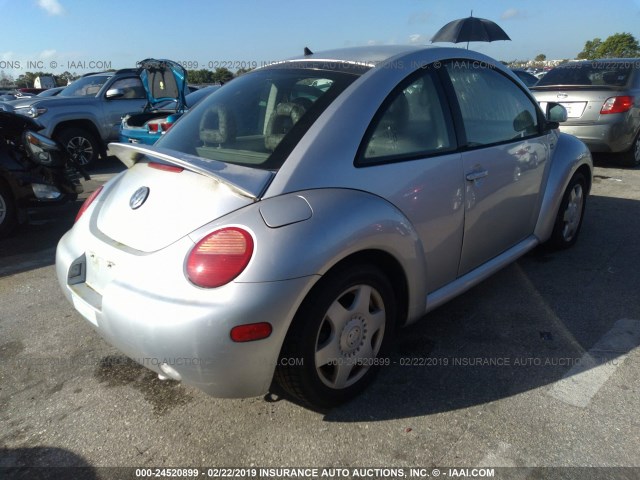 3VWDD21C9YM463979 - 2000 VOLKSWAGEN NEW BEETLE GLX 银色 照片 4