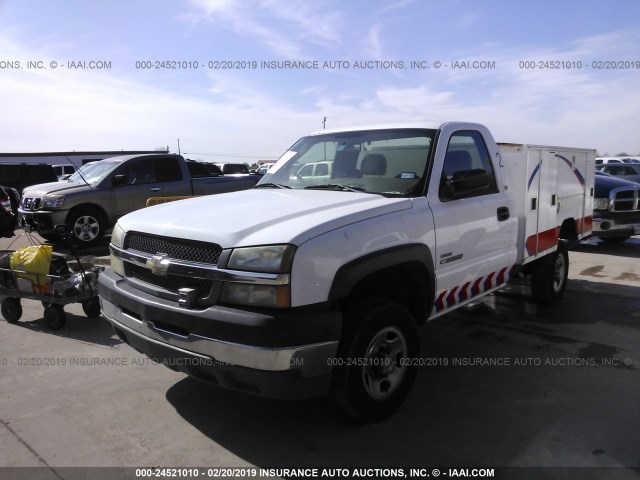 1GBHC24284E320889 - 2004 CHEVROLET SILVERADO C2500 HEAVY DUTY WHITE photo 2