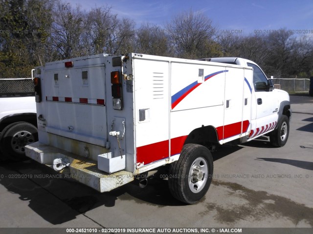 1GBHC24284E320889 - 2004 CHEVROLET SILVERADO C2500 HEAVY DUTY WHITE photo 4