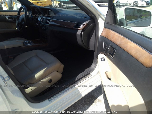 WDDHF5KB6CA533584 - 2012 MERCEDES-BENZ E 350 WHITE photo 5