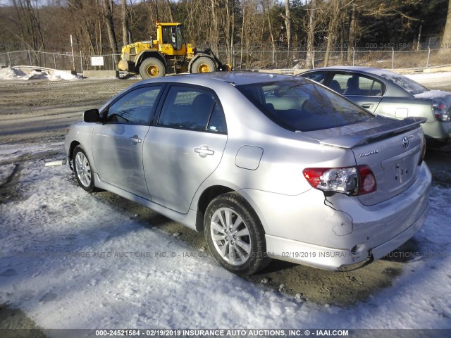 1NXBU40E59Z077268 - 2009 TOYOTA COROLLA S/LE/XLE SILVER photo 3