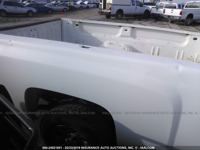 1GCEC14C08Z333118 - 2008 CHEVROLET SILVERADO C1500 WHITE photo 6