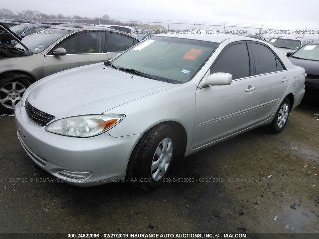4T1BE32K14U373942 - 2004 TOYOTA CAMRY LE/XLE/SE SILVER photo 2