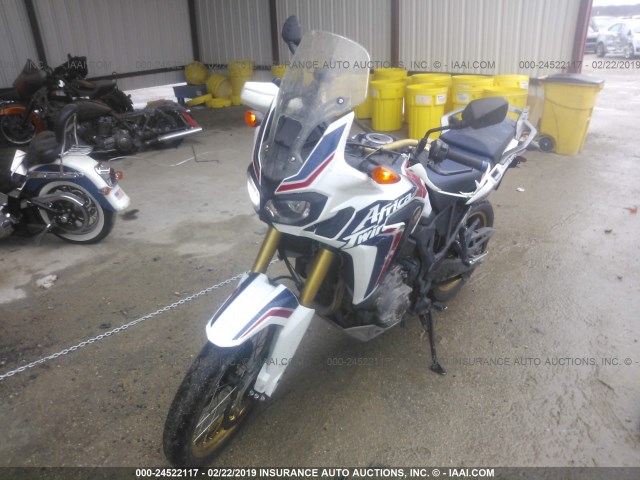 JH2SD04H7HK000128 - 2017 HONDA CRF1000 WHITE photo 2