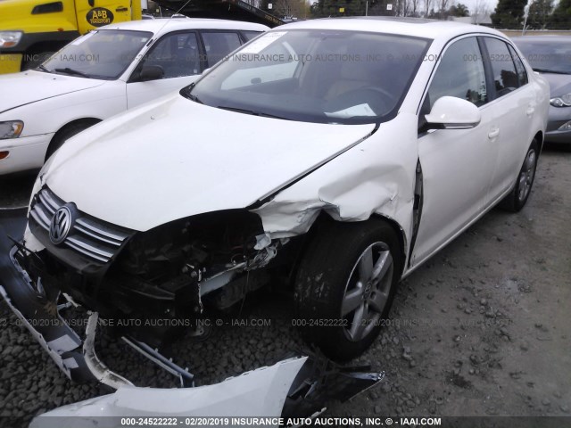 3VWRZ71K18M036355 - 2008 VOLKSWAGEN JETTA SE/SEL WHITE photo 2