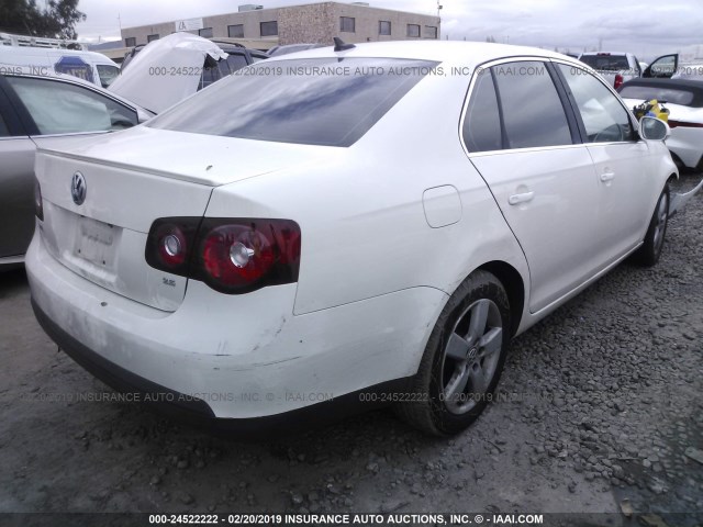 3VWRZ71K18M036355 - 2008 VOLKSWAGEN JETTA SE/SEL WHITE photo 4