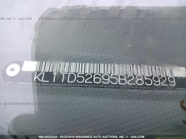 KL1TD52695B285929 - 2005 CHEVROLET AVEO LS GRAY photo 9