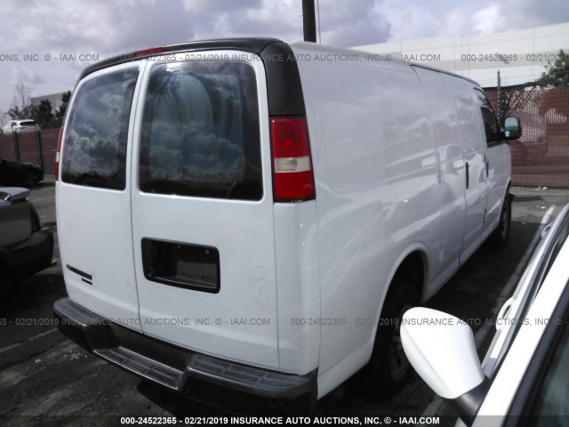 1GCSGAFX7E1196079 - 2014 CHEVROLET EXPRESS G1500  WHITE photo 4