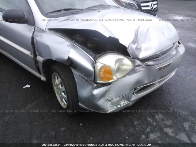 KNADC125046316358 - 2004 KIA RIO SILVER photo 6