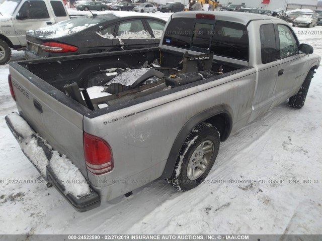 1B7GL12X32S538852 - 2002 DODGE DAKOTA SXT SILVER photo 4