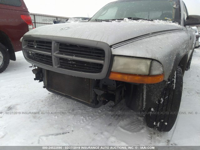 1B7GL12X32S538852 - 2002 DODGE DAKOTA SXT SILVER photo 6