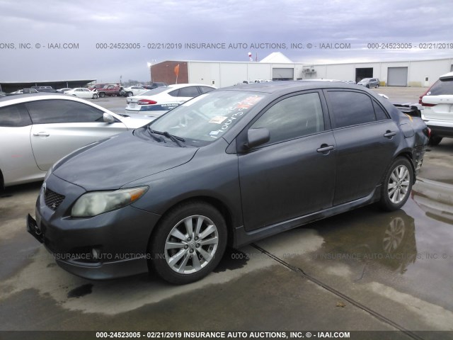 1NXBU4EE0AZ269808 - 2010 TOYOTA COROLLA S/LE/XLE GRAY photo 2