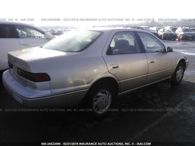 JT2BG22K5W0198025 - 1998 TOYOTA CAMRY CE/LE/XLE Champagne photo 4