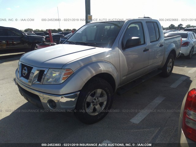 1N6AD0ER0BC419657 - 2011 NISSAN FRONTIER S/SV/SL/PRO-4X SILVER photo 2