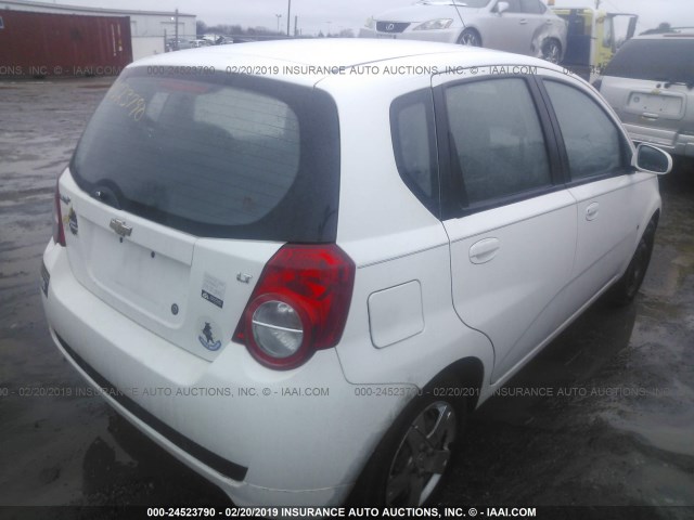 KL1TD66E49B601427 - 2009 CHEVROLET AVEO LS/LT თეთრი ფოტო 4
