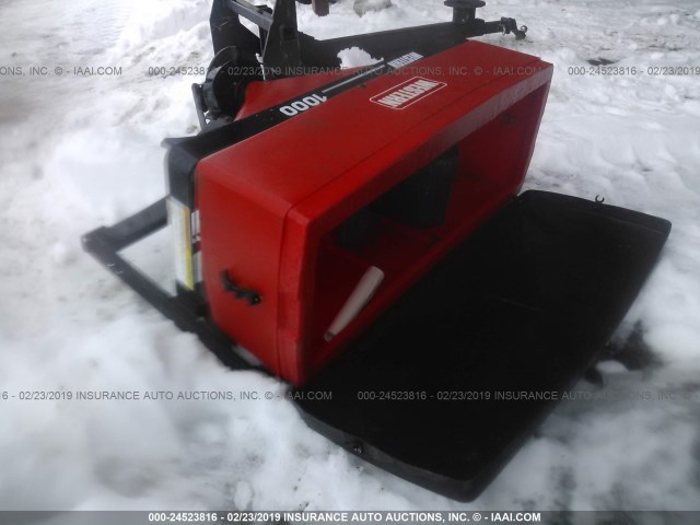 05051430001068800 - 2015 WESTERN SALT SPREADER  RED photo 3