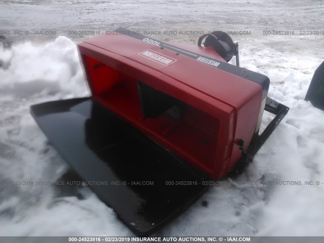 05051430001068800 - 2015 WESTERN SALT SPREADER  RED photo 4