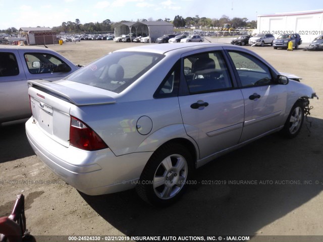 1FAFP34N17W304089 - 2007 FORD FOCUS ZX4/S/SE/SES SILVER photo 4