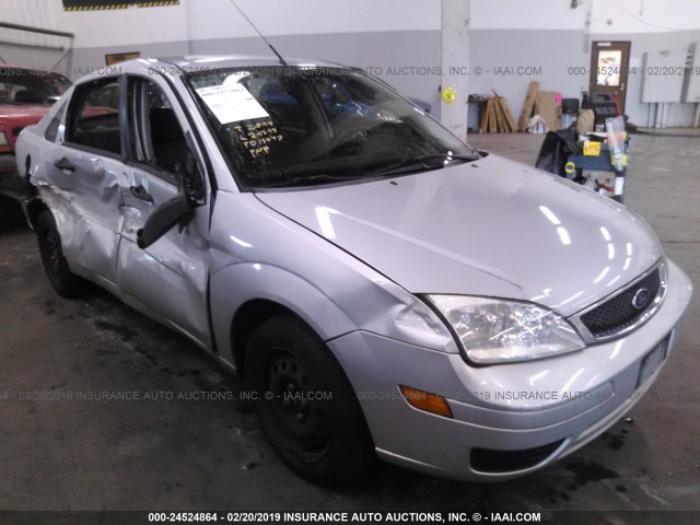 1FAFP34NX7W363769 - 2007 FORD FOCUS ZX4/S/SE/SES SILVER photo 1