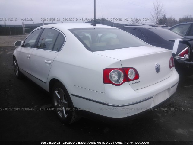 WVWJK73C69P023915 - 2009 VOLKSWAGEN PASSAT TURBO WHITE photo 3