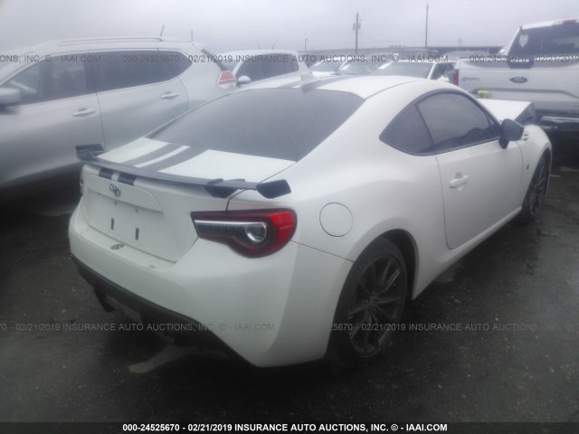 JF1ZNAA14H8708535 - 2017 TOYOTA 86 SPECIAL EDITION WHITE photo 4