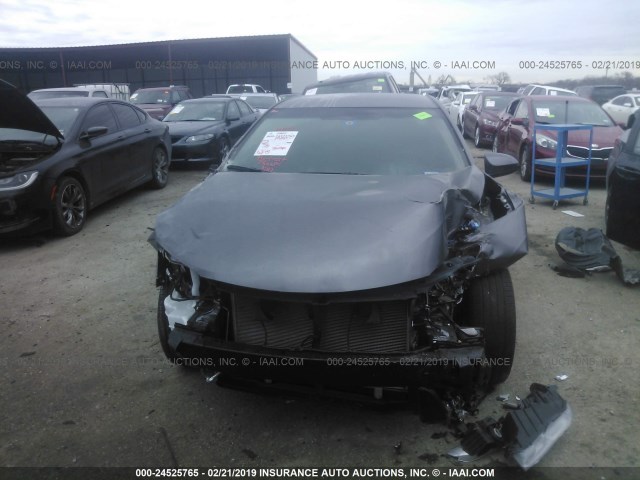 4T1BF1FK5HU371127 - 2017 TOYOTA CAMRY LE/XLE/SE/XSE GRAY photo 6