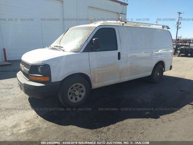 1GCSGAFX2D1175039 - 2013 CHEVROLET EXPRESS G1500  WHITE photo 2