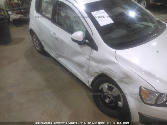 1G1JA6SH6G4183682 - 2016 CHEVROLET SONIC LS 白色 照片 6