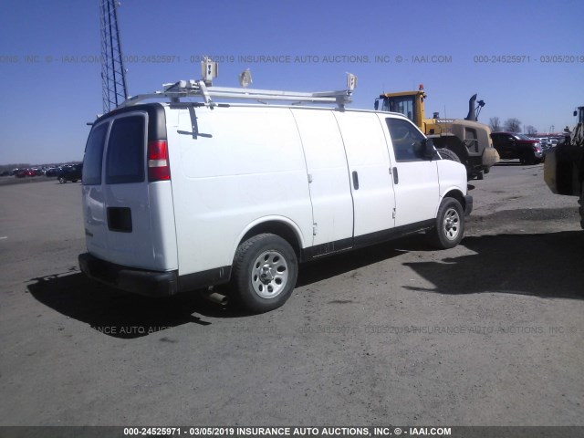 1GCSGAFX4D1113187 - 2013 CHEVROLET EXPRESS G1500  WHITE photo 4