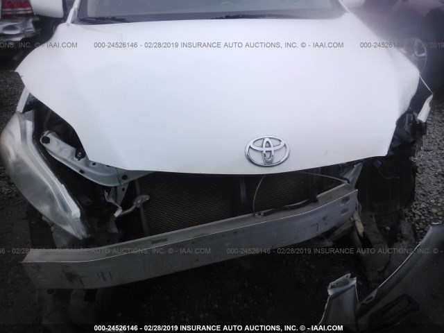 2T1KU4EE1CC829677 - 2012 TOYOTA COROLLA MATRIX  WHITE photo 6