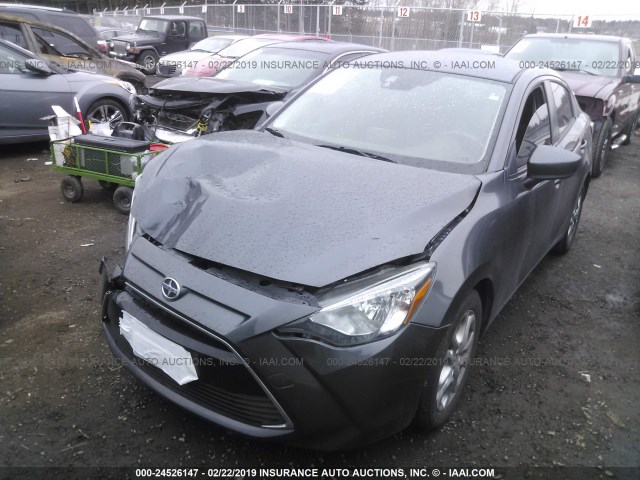 3MYDLBZV6GY130837 - 2016 TOYOTA SCION IA GRAY photo 2