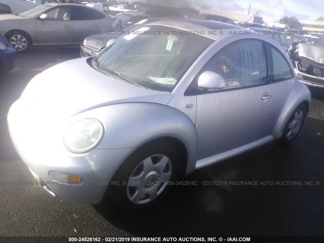 3VWDD21C0YM456158 - 2000 VOLKSWAGEN NEW BEETLE GLX SILVER photo 2