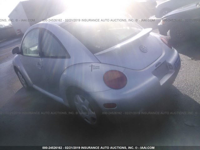 3VWDD21C0YM456158 - 2000 VOLKSWAGEN NEW BEETLE GLX SILVER photo 3