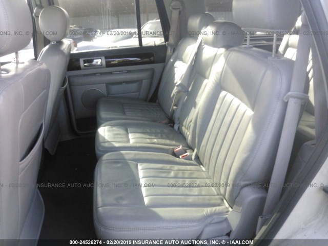 5LMFU27555LJ01559 - 2005 LINCOLN NAVIGATOR WHITE photo 8
