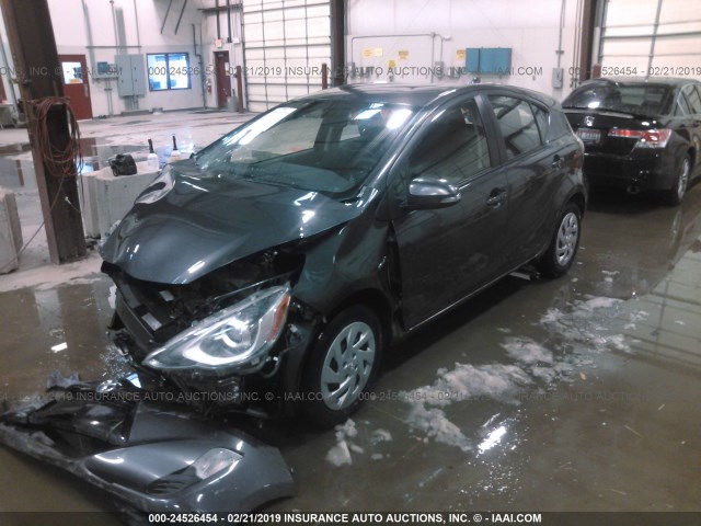 JTDKDTB32G1122062 - 2016 TOYOTA PRIUS C GRAY photo 2