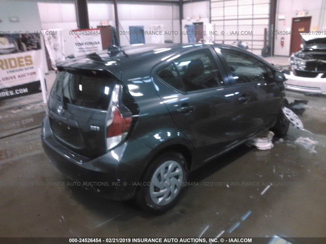 JTDKDTB32G1122062 - 2016 TOYOTA PRIUS C GRAY photo 4