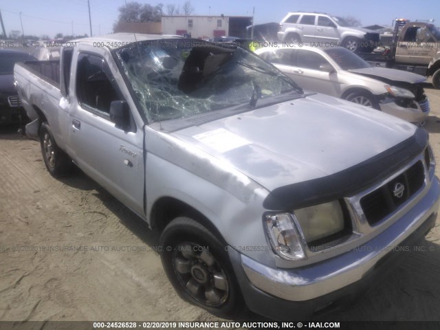 1N6DD26SXYC306320 - 2000 NISSAN FRONTIER KING CAB XE SILVER photo 1