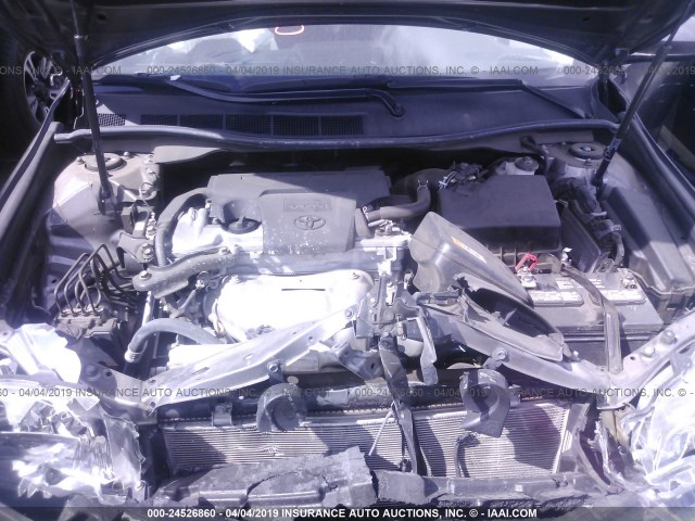 4T1BF1FK7HU412020 - 2017 TOYOTA CAMRY LE/XLE/SE/XSE ნაცრისფერი ფოტო 10