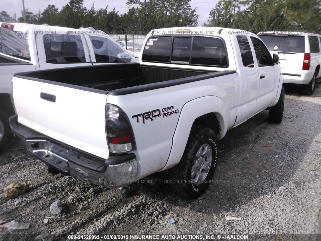 5TFUU4EN1FX137062 - 2015 TOYOTA TACOMA ACCESS CAB/TRD PRO WHITE photo 4