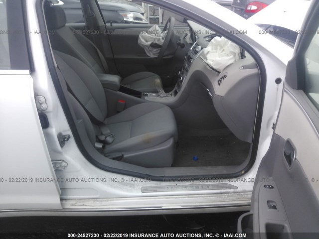1G1ZH57BX9F240308 - 2009 CHEVROLET MALIBU 1LT WHITE photo 5