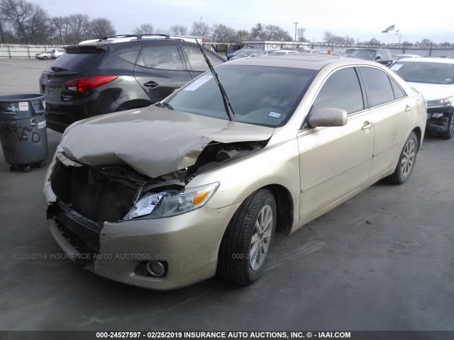 4T1BK3EK8BU118349 - 2011 TOYOTA CAMRY SE/LE/XLE GOLD photo 2