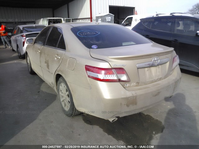 4T1BK3EK8BU118349 - 2011 TOYOTA CAMRY SE/LE/XLE GOLD photo 3