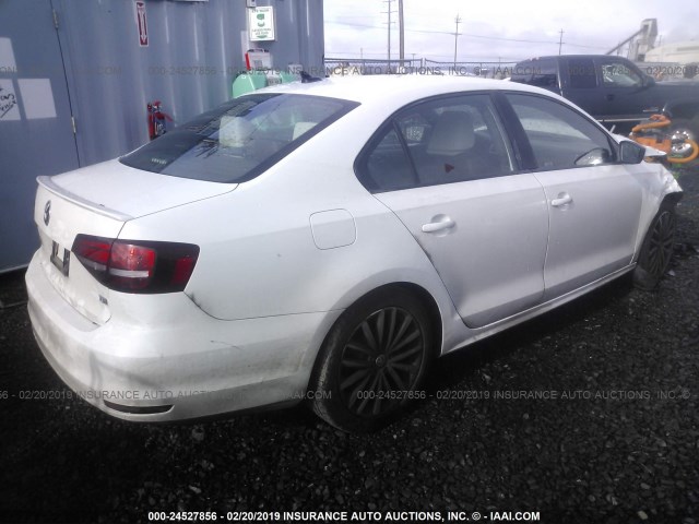 3VWD17AJ8GM270435 - 2016 VOLKSWAGEN JETTA SPORT WHITE photo 4