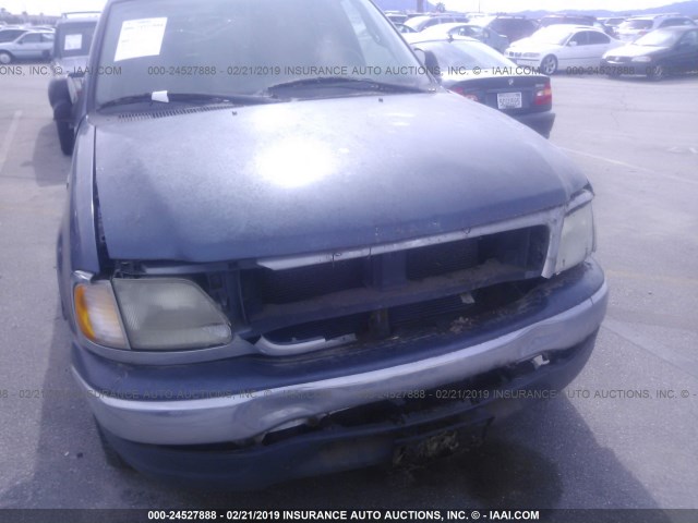 1FMRU15L5YLA24904 - 2000 FORD EXPEDITION XLT BLUE photo 6