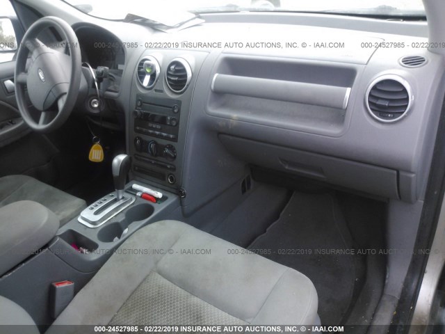 1FMDK01116GA52686 - 2006 FORD FREESTYLE SE GRAY photo 5